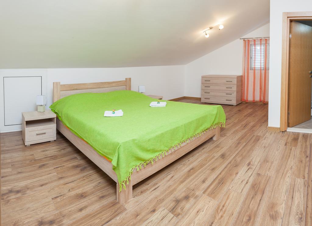 Apartments Viktoria Tivat Exterior photo